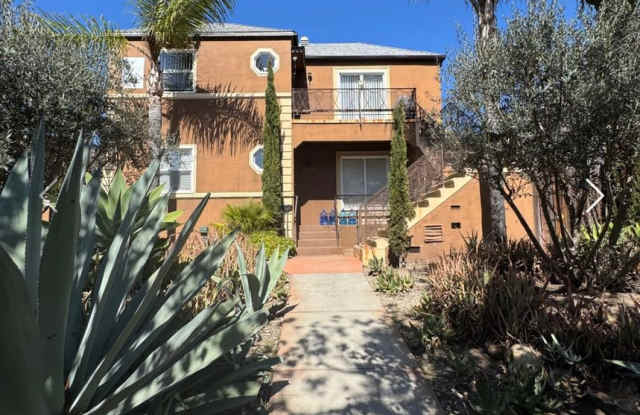 Large upstairs unit, 1 bedroom available in a great area of Los Angeles photos photos