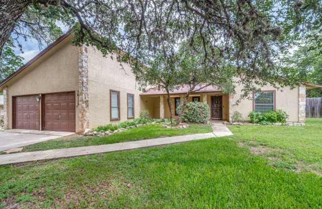 BEAUTIFUL 3-BEDROOM, SINGLE STORY HOME IN HIDDEN FOREST Gallery 1
