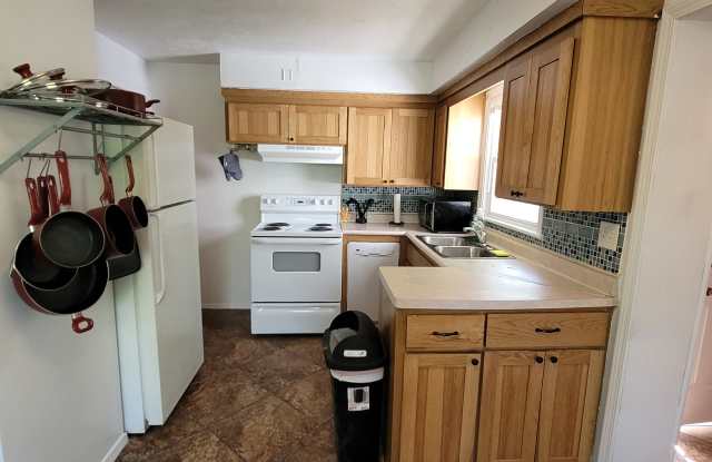 1729 Sunnyside Dr photos photos