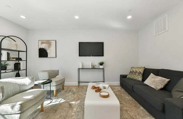 185 Maverick St Apt 2 Gallery 4