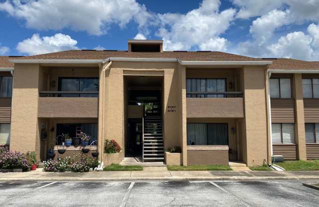 Two Bedroom, Two Bath in Orlando - Priced to Rent! - 5169 Vineland Road, Orlando, FL 32811
