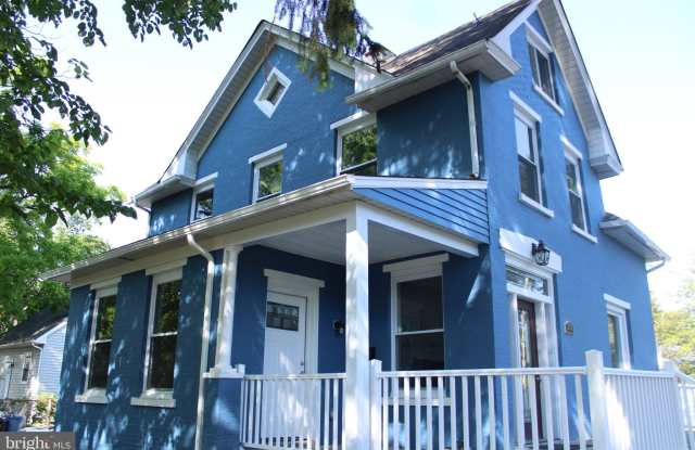 201 UNIVERSITY Boulevard Gallery 3