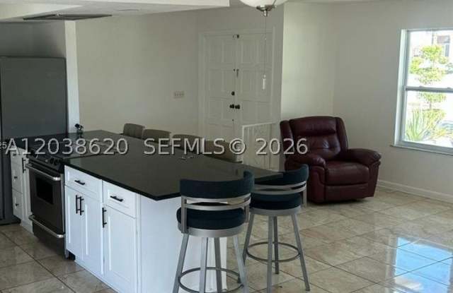 4020 Country Club Gallery 4