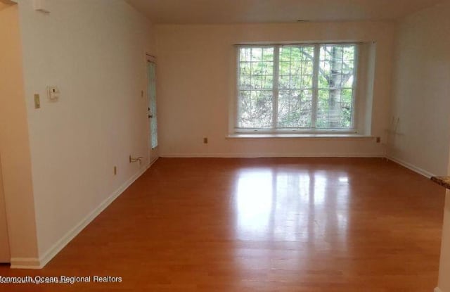 403 Commons Drive - 403 Commons At Kingswood Dr, Middlesex County, NJ 08816