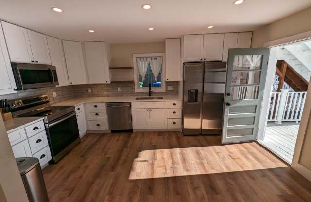 25 Woodrow Ave - 25 Woodrow Avenue, Asheville, NC 28801