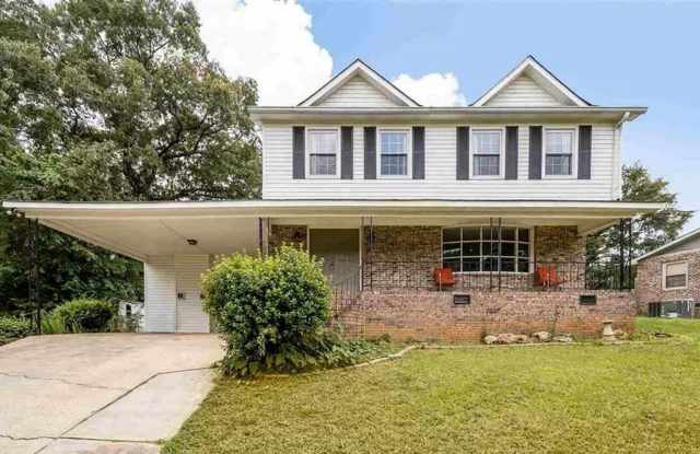 4 bed  2.5 bath with a pool photos photos