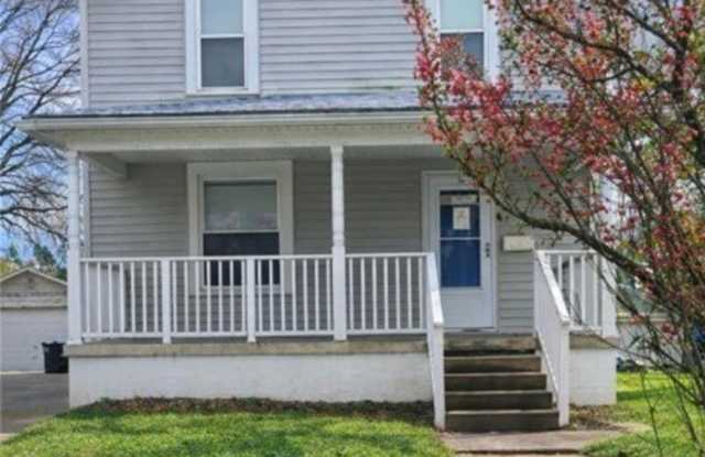 920 Redfern Avenue photos photos