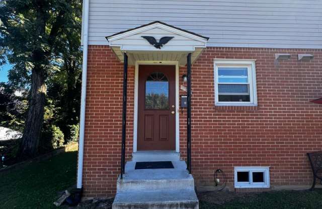 Townhome For Rent in Downtown Frederick Gallery 1