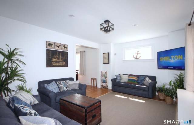 1093 Shippan Avenue Gallery 2