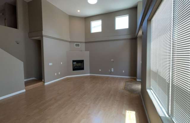 Beautiful El Cajon Row Home! Gallery 4