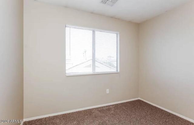8526 W cambridge Avenue Gallery 4