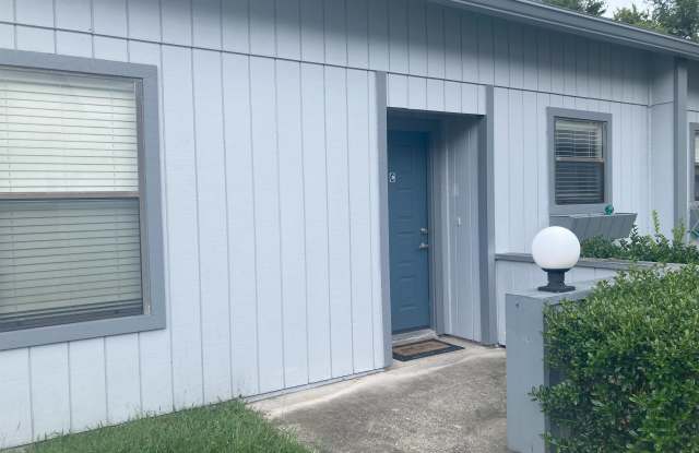 1290 Jefferson Avenue - C - 1290 Jefferson Avenue, Lakeside, FL 32065