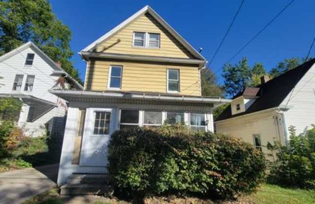 421 E Thornton St photos photos