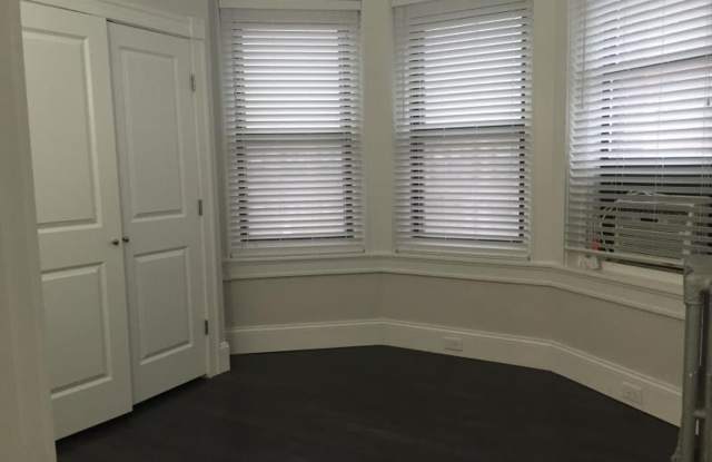 Nicely renovated 2 bed in the heart of Fenway! Gallery 3