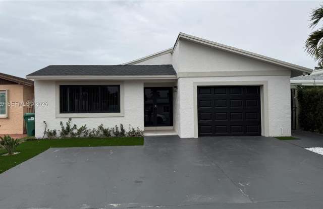 10553 SW 22nd Ter photos photos