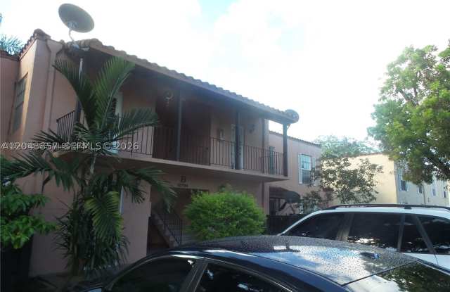 10794 N Kendall Dr Gallery 4
