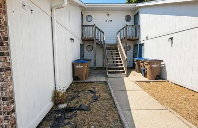 ✨ COMING SOON! Spacious 2-Bedroom in Raymore with W/D Hookups! photos photos