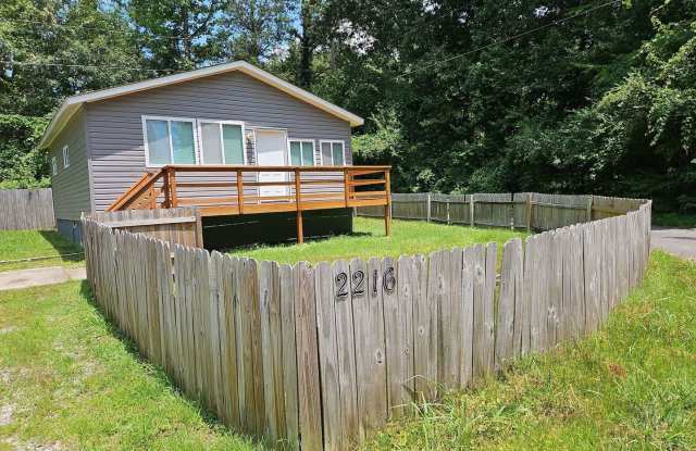 2 Bedroom 1 Bath cottage with Lake View! photos photos 2 Bedroom 1 Bath cottage with Lake View! photos photos