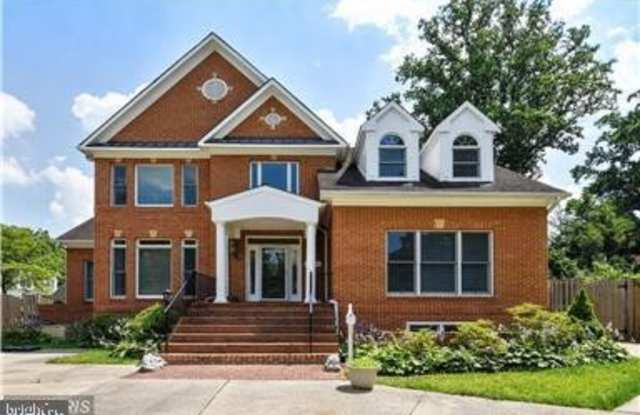 5704 MAIDEN LN - 5704 Maiden Lane, Bethesda, MD 20817