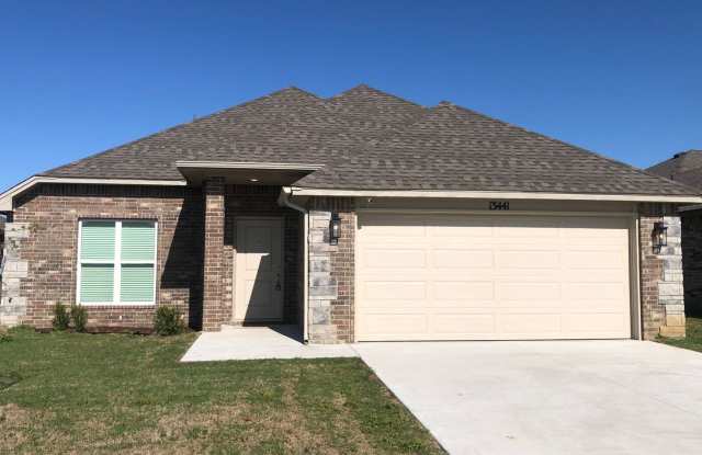 Newer Construction In Ashbury Park In Collinsville! - 13441 North 132nd East Avenue, Collinsville, OK 74021