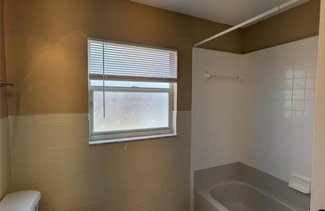 8316 SUMMERSIDE Lane Gallery 4