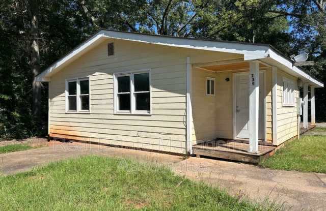 739 E Central Ave photos photos