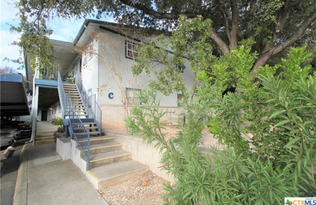 661 Floral Avenue - 661 Floral Avenue, New Braunfels, TX 78130