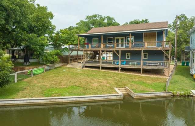 Beautiful Furnished Waterfront Rental on Lake LBJ Gallery 3
