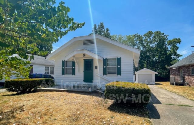 1406 E Cherokee - 1406 East Cherokee Street, Springfield, MO 65804