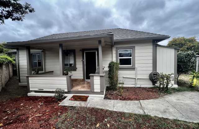 1617 8th St #E - 1 bedroom | 1 bath | Cottage photos photos 1617 8th St #E - 1 bedroom | 1 bath | Cottage photos photos