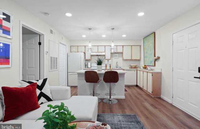 3303 WYNDHAM Circle Gallery 3