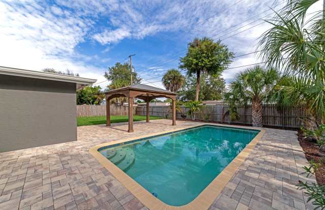 5823 22nd Street West photos photos