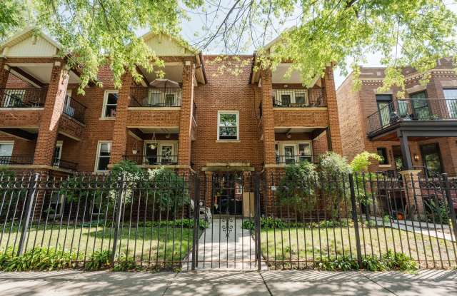 Lincoln Square English Garden 1 Bed, 1 Bath - Central Heat  AC - In-Unit Laundry - Western Brown Line photos photos