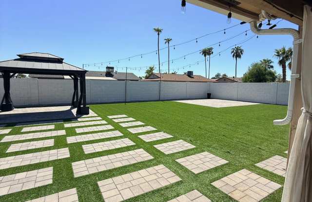 5247 West Lupine Avenue Gallery 1