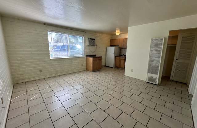 5433 E 30th St - 5433 East 30th Street, Tucson, AZ 85711