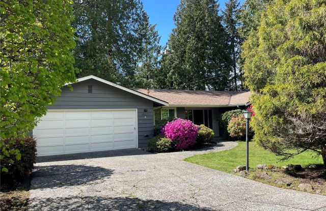 3Bd/2.5Ba Mercer Island House - 4533 87th Avenue Southeast, Mercer Island, WA 98040