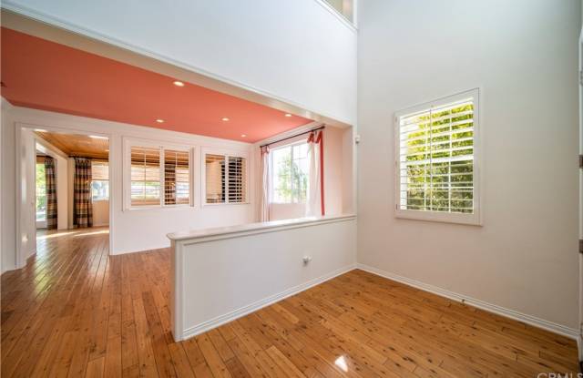 1318 N Crape Myrtle Drive Gallery 3
