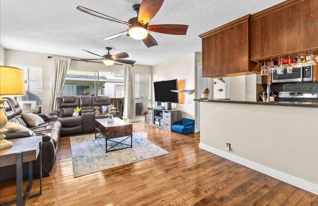 Corner end unit Two Bedroom Two Bath Townhome in Ewa Beach Sun Rise Complex photos photos