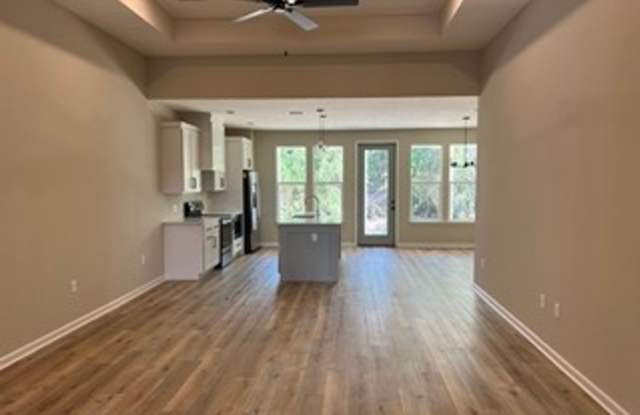Single-Family House for Rent Gallery 3