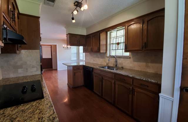 5425 Fairway Drive Gallery 3