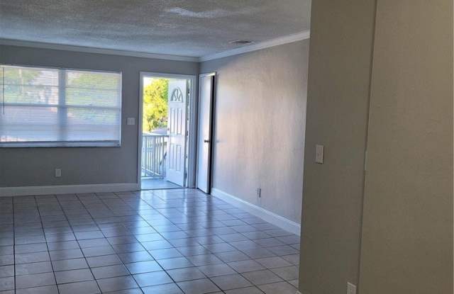 2241 Euclid Avenue unit: 4 photos photos