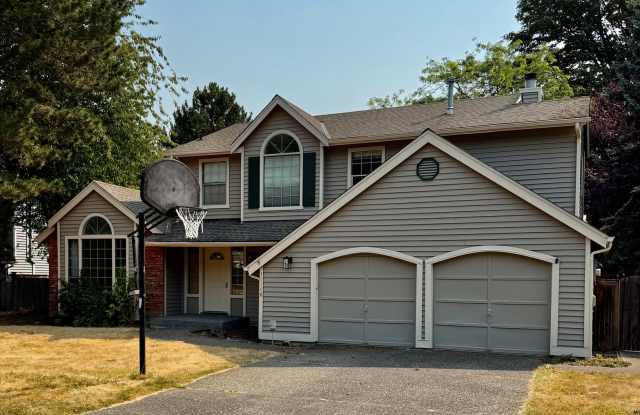 4 Bed / 2.5 Bath Education hill in Redmond 2-story home $3,895/month photos photos 4 Bed / 2.5 Bath Education hill in Redmond 2-story home $3,895/month photos photos