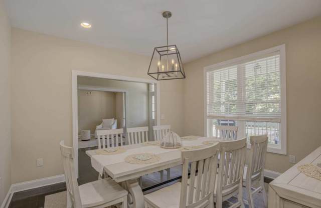 11470 Heron Lane Gallery 3