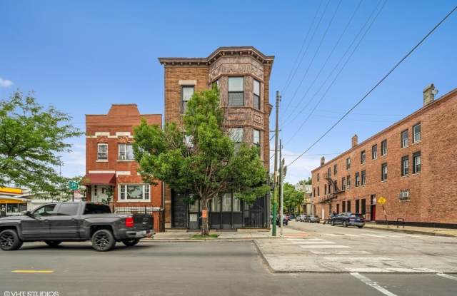626 W 18th Street Gallery 1