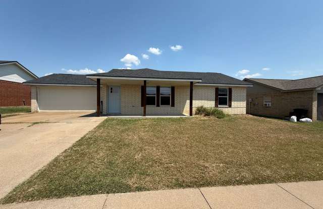 House For Lease In Old Granbury Estates 3 bed 2 bath 2 car garage www.txlec.com - 317 Kathy Lane, Granbury, TX 76049