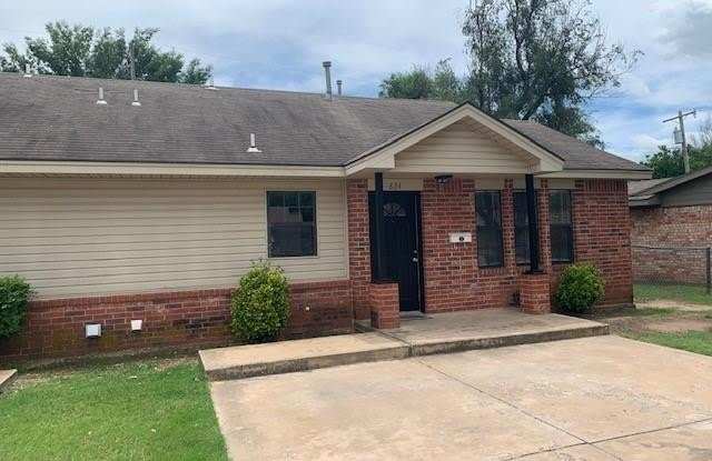 824 Russell Circle photos photos
