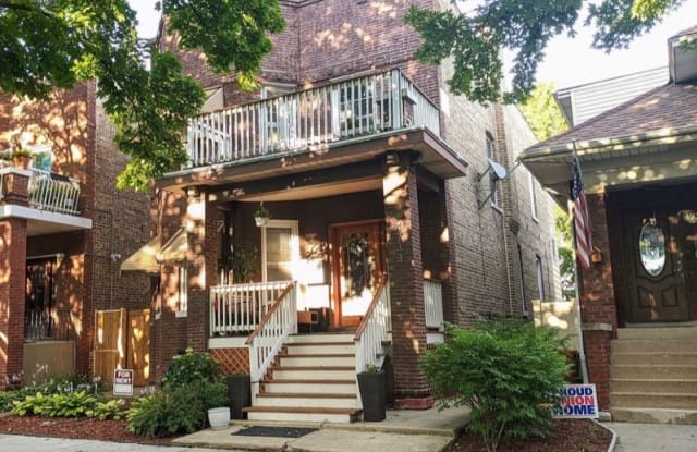 4733 N Keeler Ave 2 - 4733 North Keeler Avenue, Chicago, IL 60630