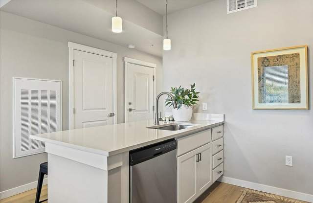 Franklin Loft Apartments Gallery 2