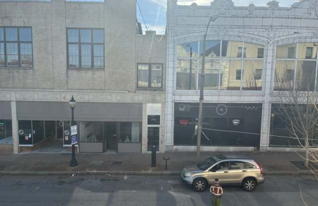 2716 Cherokee Street Gallery 4