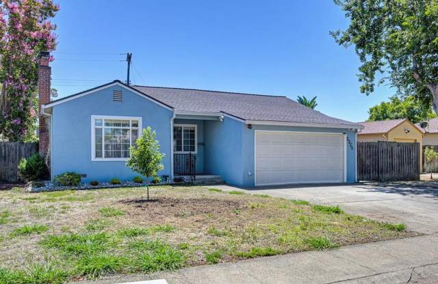 House for Rent / Sacramento Gallery 1